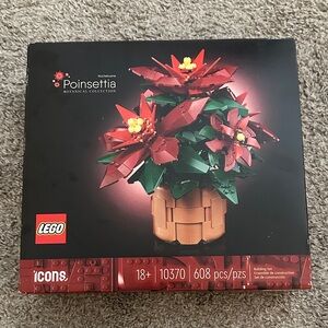 LEGO Icons Poinsettia Set with Red and Green with lights